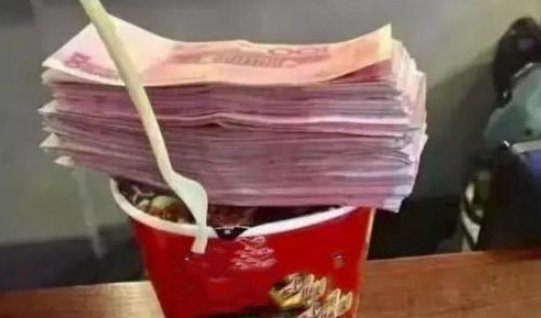 傻眼|土豪朋友破产了,天天吃泡面,本想嘲讽一下,结果让我“傻眼”了