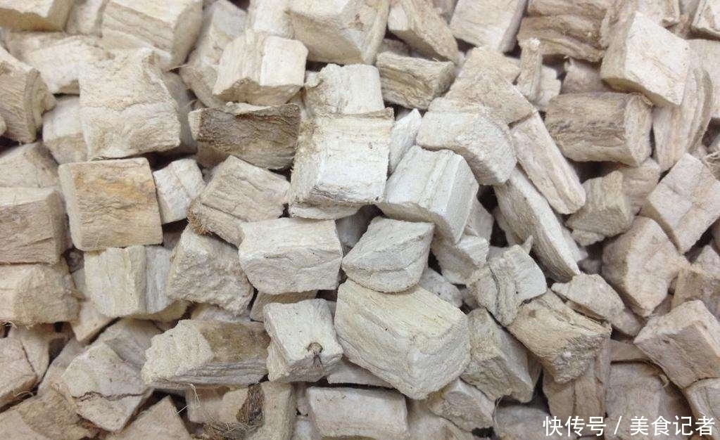 十個人九個腰疼,此物煮湯喝,腰不疼了,腿不酸了,早知早健康