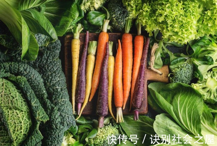 肝毒|脸上这3种表现，是肝脏毒素太多的表现！简单3招，给肝脏排毒