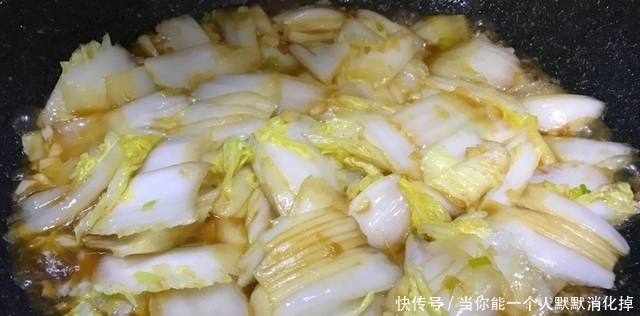 炒白菜时,牢记“3窍门”,白菜炒好爽脆可口,和饭店的一样好吃