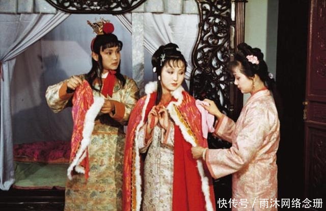 封建礼教|薛宝钗:曾在滴翠亭里扑蛾蝶,却不想,一入贾府误终身