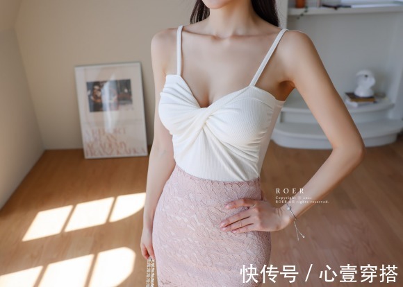 时尚|女神孙允珠时尚搭配:玛丽童话樱桃露珠优雅小开衫
