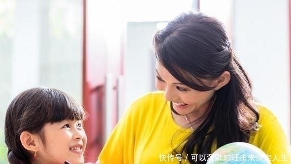 举报|爸爸帮孩子补作业,遭老婆拍视频举报,这样的家庭教育不可取!