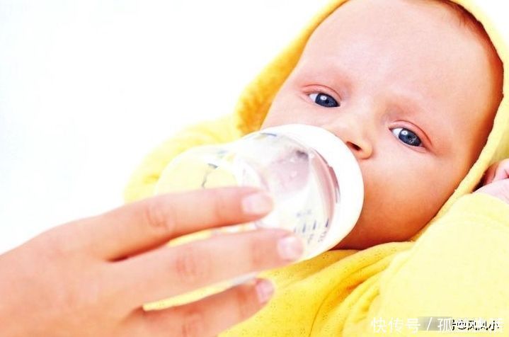 宝宝|新生儿第一口，是先喝水，还是先吃母乳？提前了解有好处