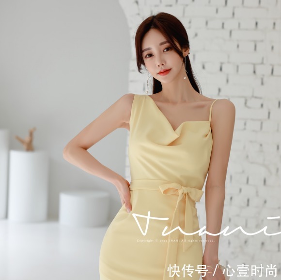 时尚|女神孙允珠高清时尚搭配:贝加莫璀璨晨曦仙韵淡黄礼裙