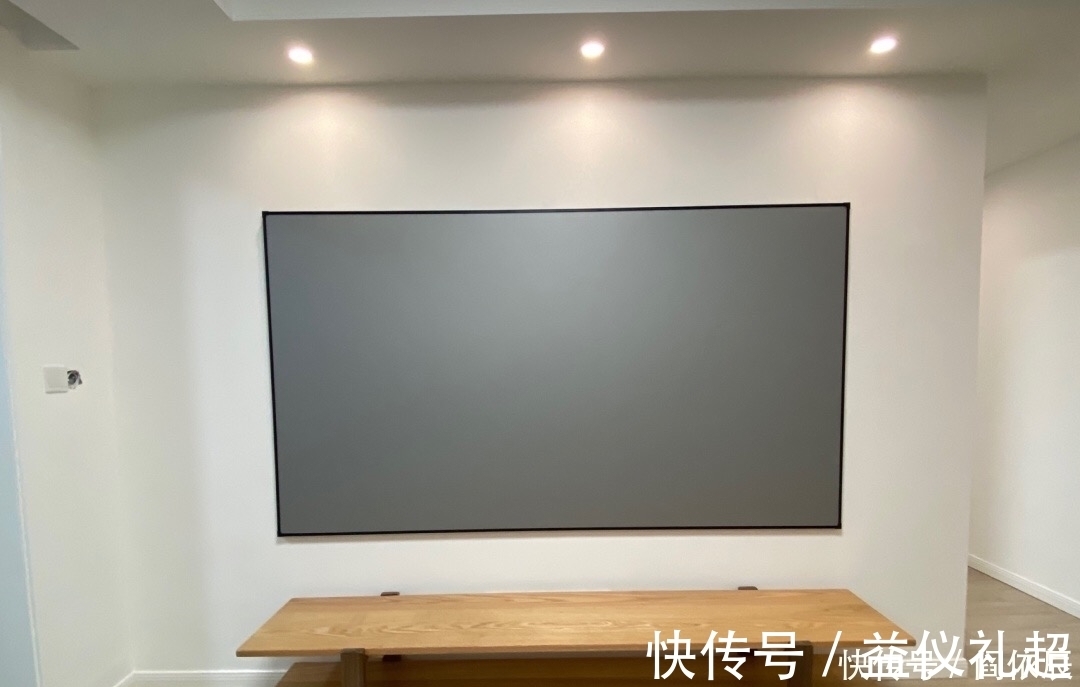 电视柜|越来越多人不做电视墙，看她家，装修不豪华，保洁做完却很漂亮！