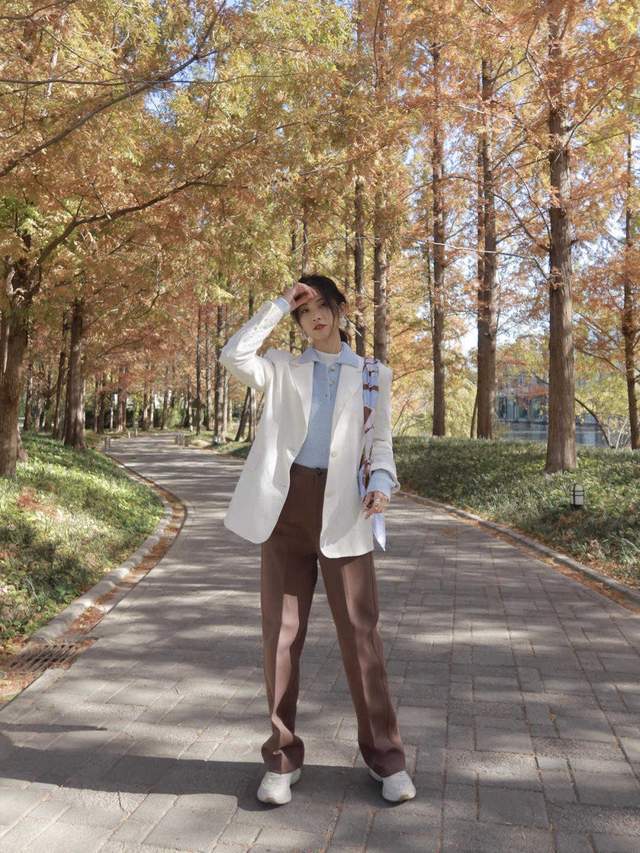 穿搭|入冬以后别穿裙子腿太冷了,今冬流行这几款裤子,简约大方有气质