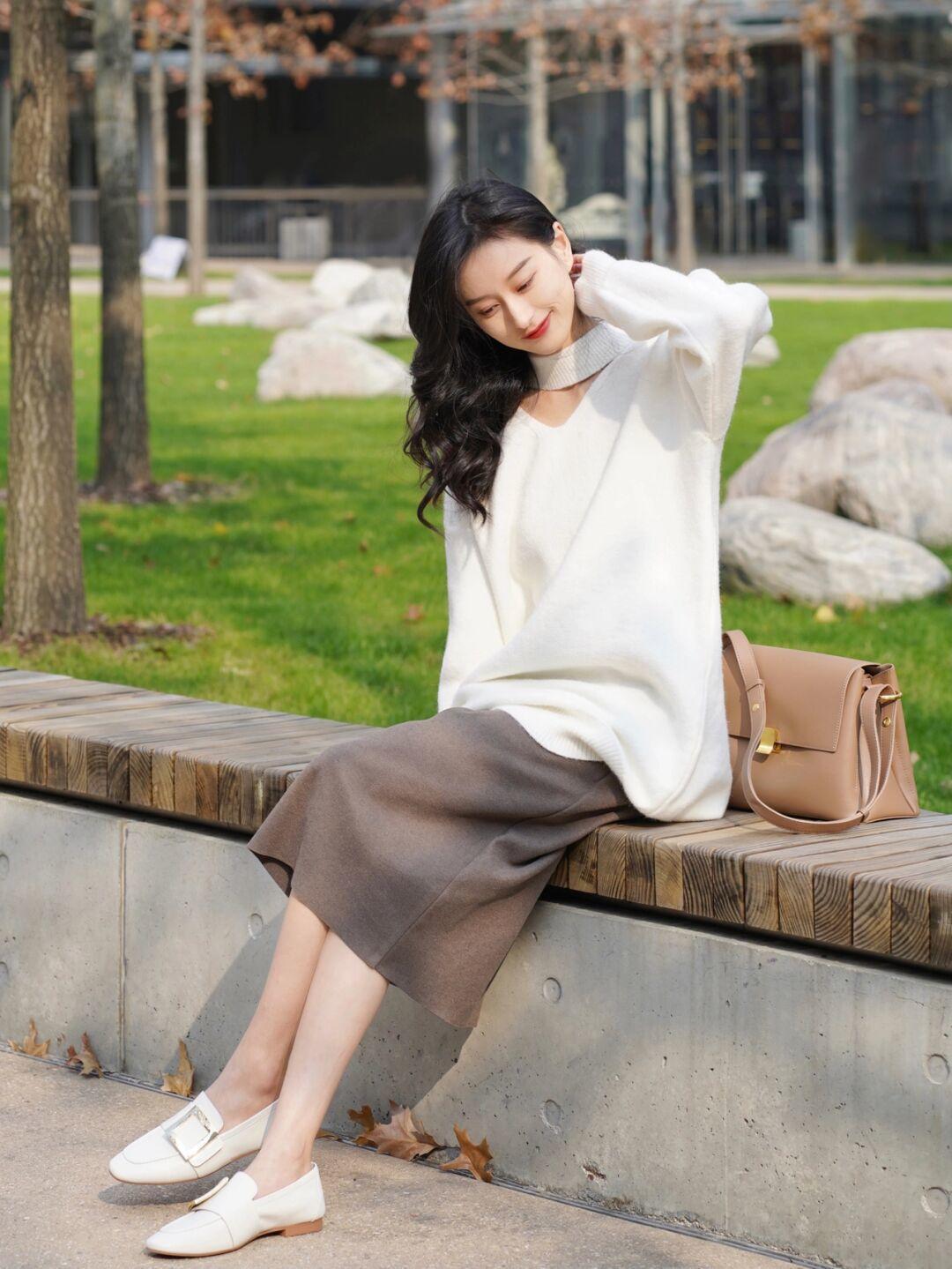 质地 衣服好看不全看身材,选款很重要,这些“毛衣”looks分享给你