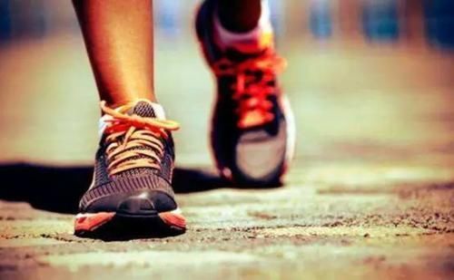 好处|坚持跑步对身体会产生什么影响？三个好处四个注意，需要提前了解