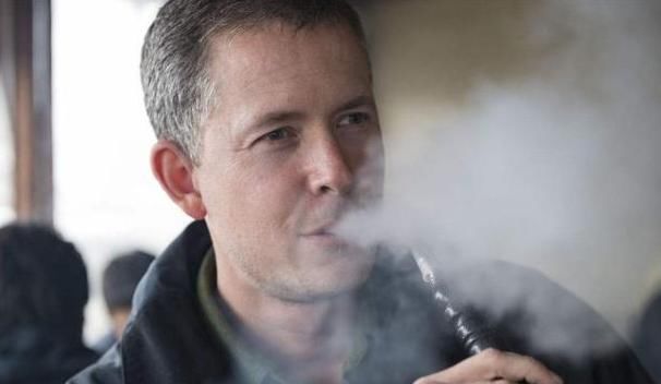 “加速衰老”的4种行为，男性朋友最好少做，就算喜欢也要忍住！