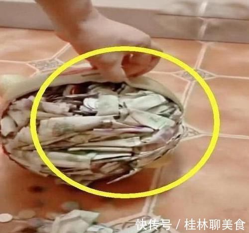 理财|妈妈趁女儿不在家,偷偷找出孩子“私房钱”,网友:自愧不如!