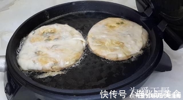 以后葱花饼别再买了，加2勺麻酱，不烫面不发面，比鸡蛋饼都好吃