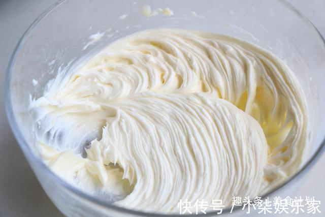 简单几步,教你在家做曲奇饼干,又酥又脆比买的好吃,特别解馋