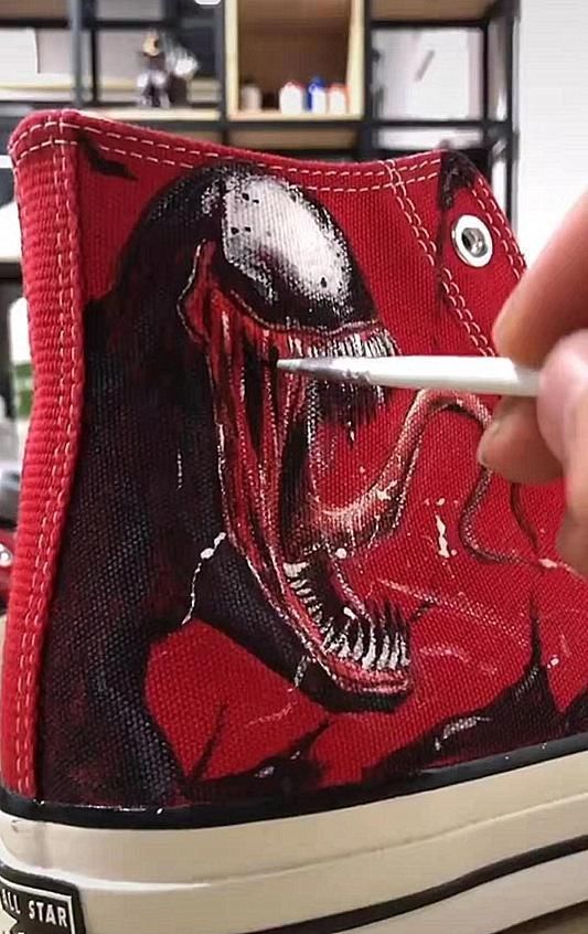 毒液!美术生在匡威上画“毒液”,开始脑子进水了看到成品00后眼红了