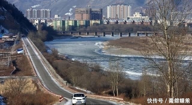 中国游客在朝鲜农村农民家吃饭，体味平淡的日子，非平壤户口