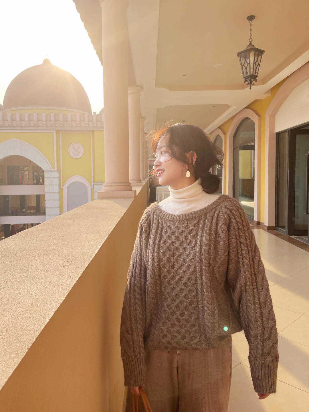 秋冬|复古又高级的咖色毛衣,穿搭变美有气质,让你与路人拉开距离