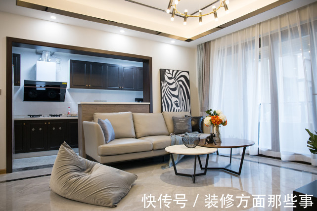 开放式|115平黑白灰现代风三居室,简洁时尚景致别样