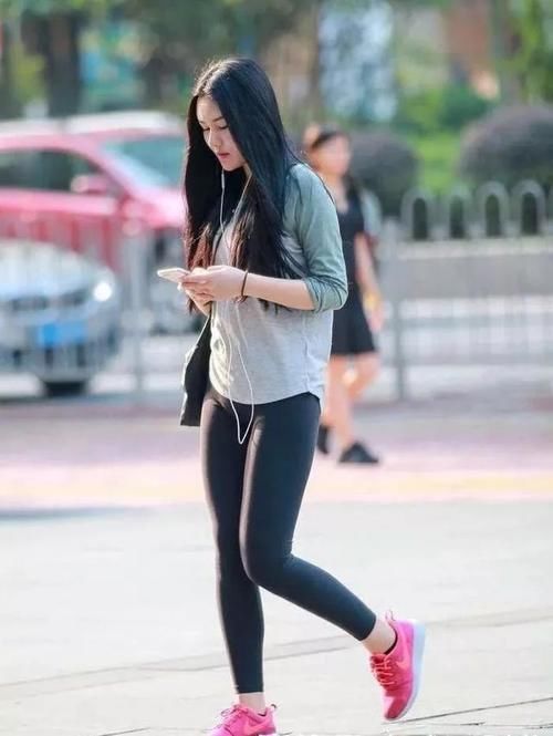 穿搭|时尚穿搭：瑜伽裤穿搭，光彩十足