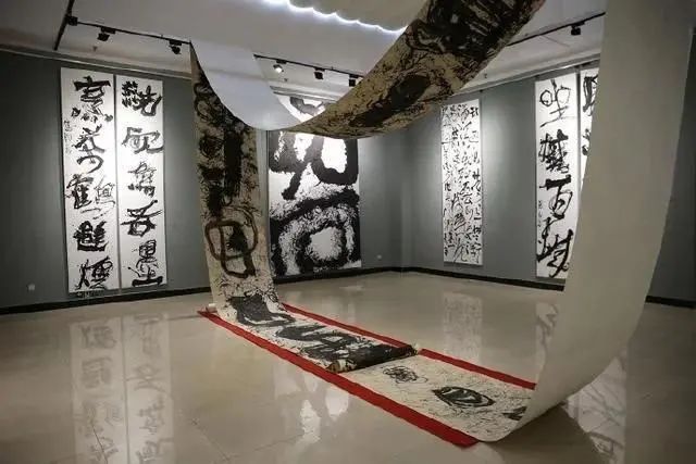 名士|曾翔写“吼书”被喷走火入魔,专家:对当今名士不得无礼!