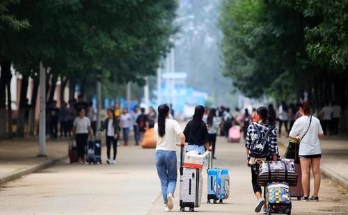 各省大学之间的差距有多大，看看各省排名前三的大学就知道了