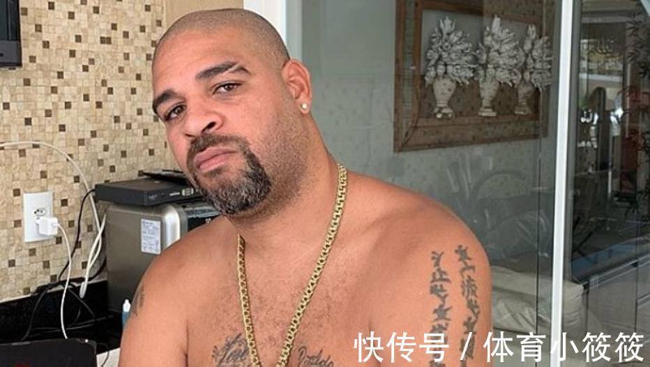 曼联|47岁巴西球星晒8块腹肌！自称比C罗体格好，健美身材，魔鬼筋肉人