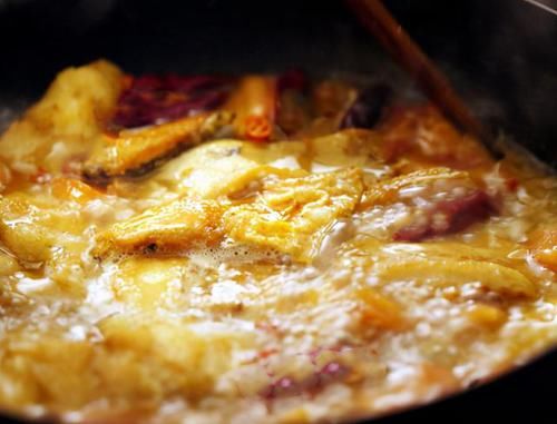 啤酒|炖鱼时，别只会放料酒和醋，教你1招技巧，鱼肉鲜香嫩滑还无腥味