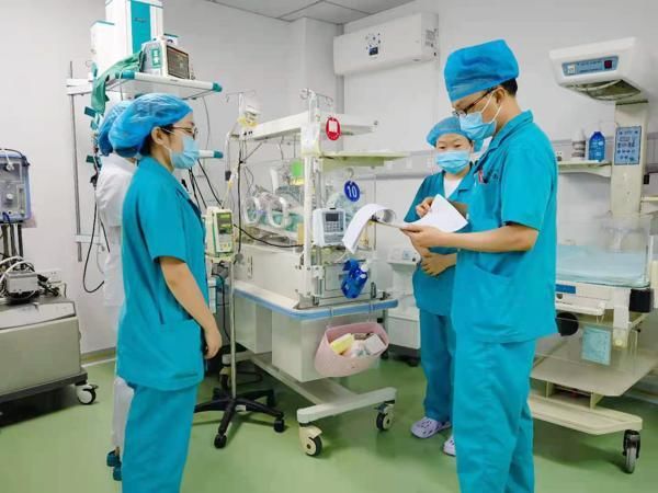 雨夜|雨夜惊魂孕妈遭遇“生死劫” 自贡市妇幼保健院团队连夜跑赢死神