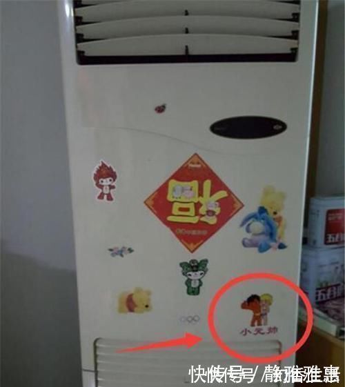 妈妈|妈妈带着宝宝看电视,宝宝突然指着空房间说“妈妈,那里有人”