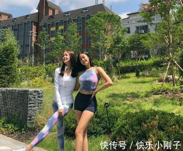 优雅 打底裤展现女神的时尚个性,不失自然优雅