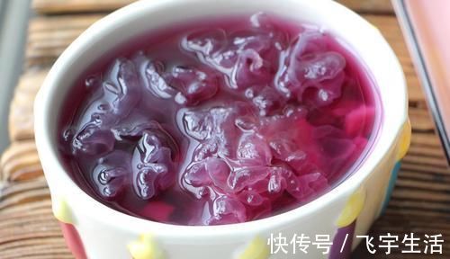 补血|银耳和它是绝配,熬成汤三天两头喝一次,补血又养颜,越喝越好看