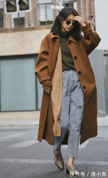 秋季|秋季大衣怎样穿才时髦?学会“叠穿”搭配是关键,高级感扑面而来