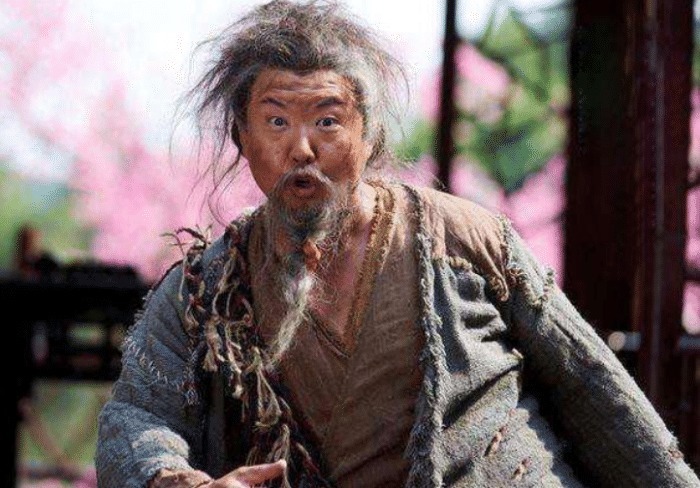 演过"周伯通"的5人,只有图5真正在演周伯通,别人都在模仿