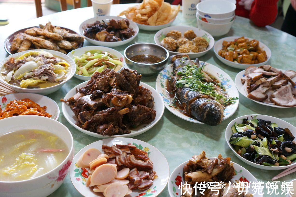 家宴|晒晒妈妈家的家宴,16道菜,荤素搭配太丰盛,网友不胖才怪