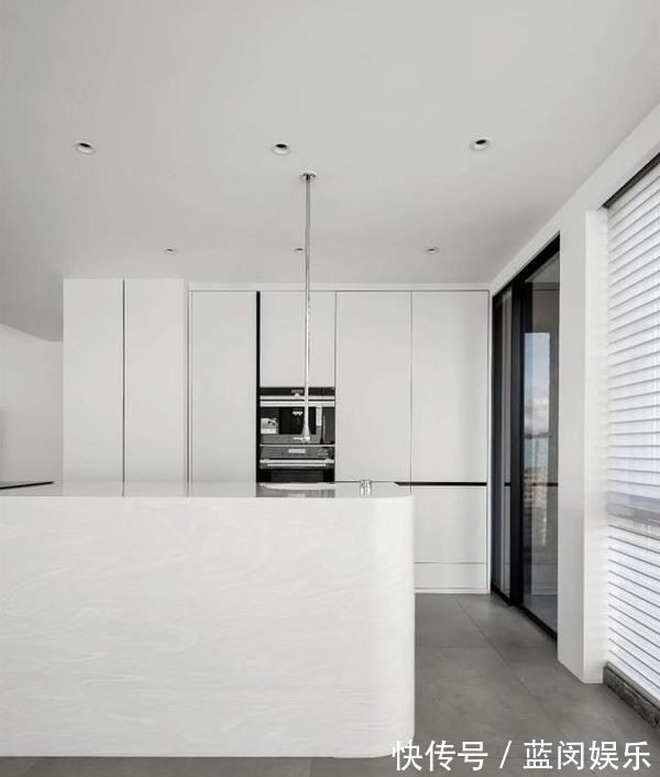 别墅|去他的豪宅风,95后宝爸拒绝奢侈,简装了289㎡的家,真心让人喜欢