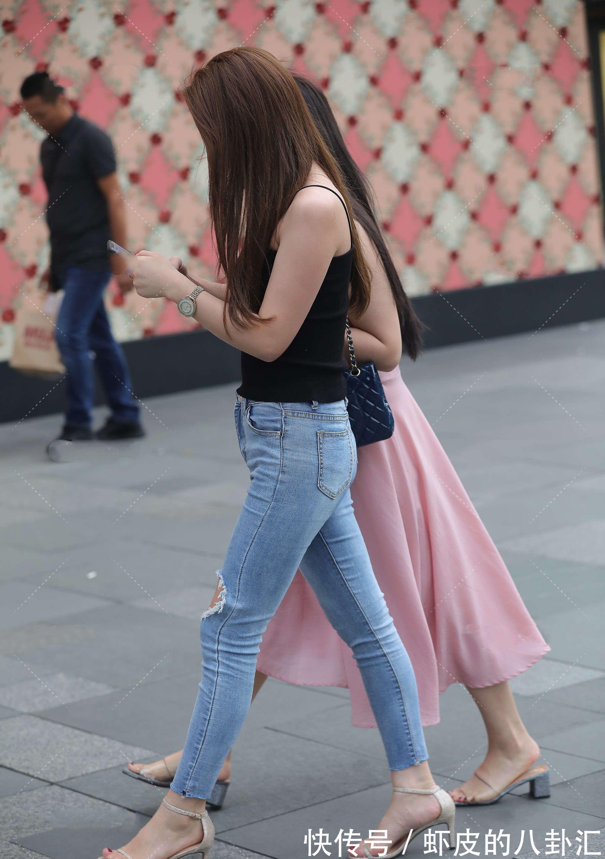 谨记|不要再纠结黑蓝搭配怎么穿了,谨记简单的穿搭原则,就不会出错