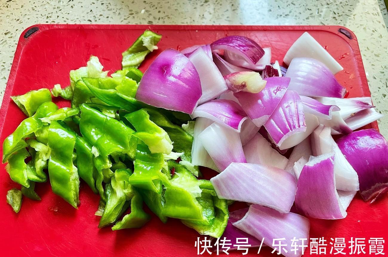 美味|猪肝怎么炒才滑嫩大厨教你一招，出锅不老不腥，健康营养又美味