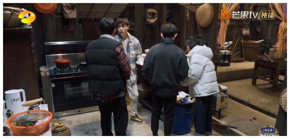 乔杉|看到张艺兴对黄磊乔杉的态度差距，才知他迫切加盟《向往》的原因