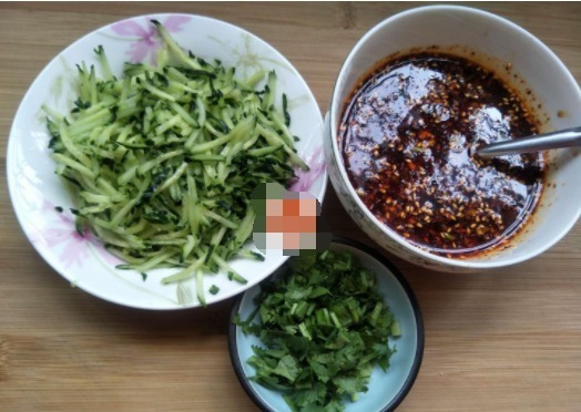 买凉粉不如在家做,原来做法这么简单,干净卫生无添加,超好吃!