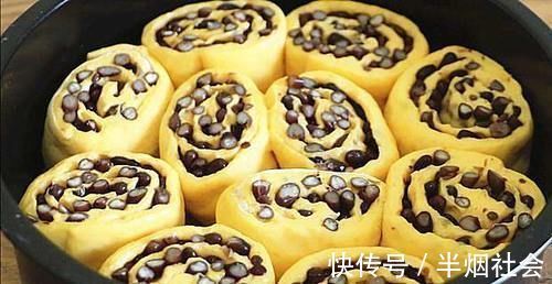 南瓜和红豆放一起，没想到那么好吃，老公三天两头点名做，太香了