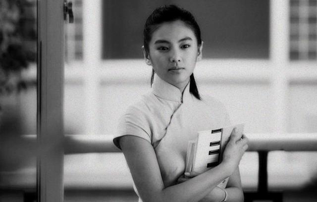 中国文学史!最坑女儿的爹,给四个女儿取的名字没人认得全,他认不全不让嫁