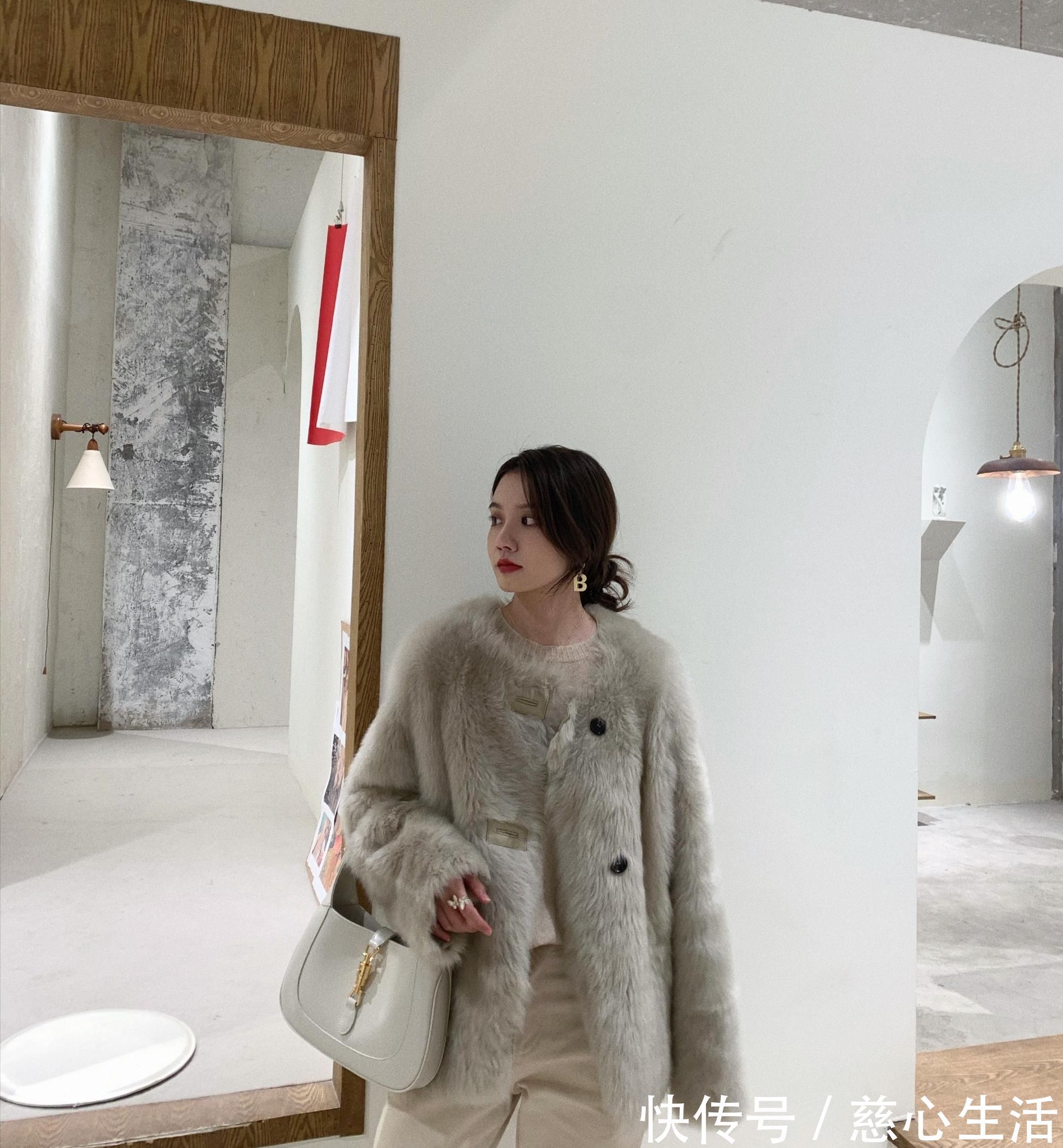 大衣 冬季别总穿黑色羽绒服,这些穿搭保暖又好看,你确定不get吗?