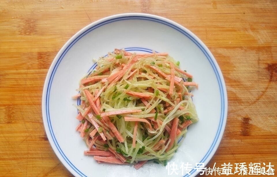 火腿肠|莴笋新吃法,皮薄馅足,清淡鲜香,吃再多也不腻,比炒的香多了