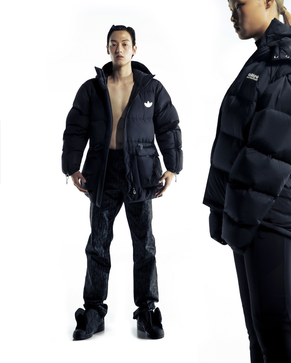 gin天太冷, 阿迪给鞋都穿上棉袄了! 小姐姐露腿穿真白啊!