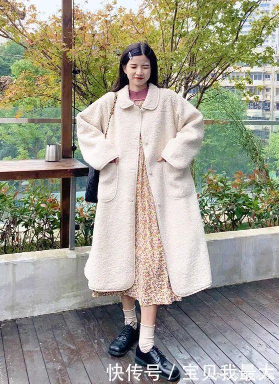 大衣+运动鞋，大衣+短靴，冬季这么穿气质又好看