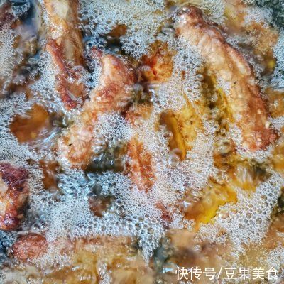 椒盐|外酥里嫩??好吃到舔手指的椒盐排骨秘?