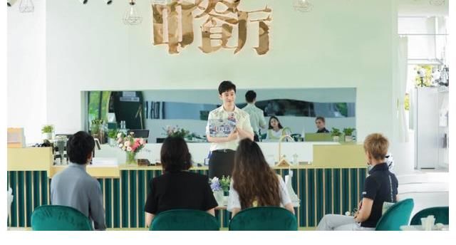 炒菜|周也炒菜被吐槽,宁静吃瓜浪费大,姚安娜却在《中餐厅》洗白了