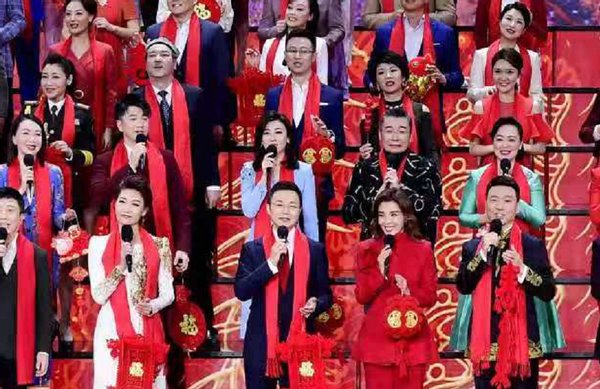 董卿连续四年缺席元宵太遗憾！百位主持齐聚太泪目，李梓萌李红太惊艳