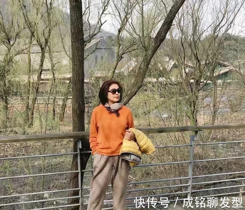 长裤|60岁的女人,建议多学学这几位博主的穿搭,真实自然还很显年轻