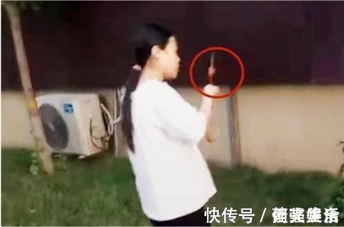 嘴馋|孕妈下楼散步,1小时未归,丈夫出门寻找,角落里找到后又气又笑