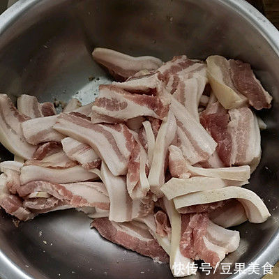 五花肉|做法超简单，宝宝特爱吃